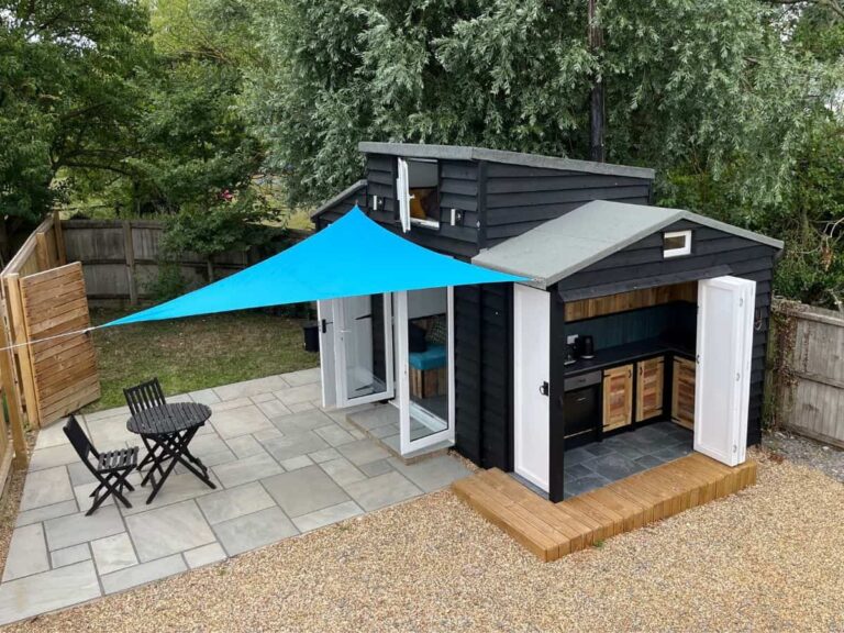 horse and pet friendly tiny home near St Neots 11 768x576